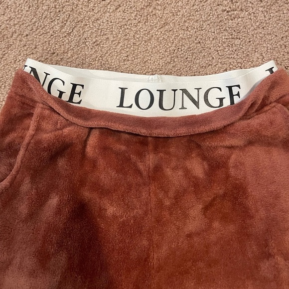 LEO ROSI Plush Lounge Fleece Jogger Pants - Picture 2 of 7